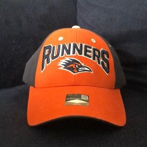 University of Texas at San Antonio runners hat